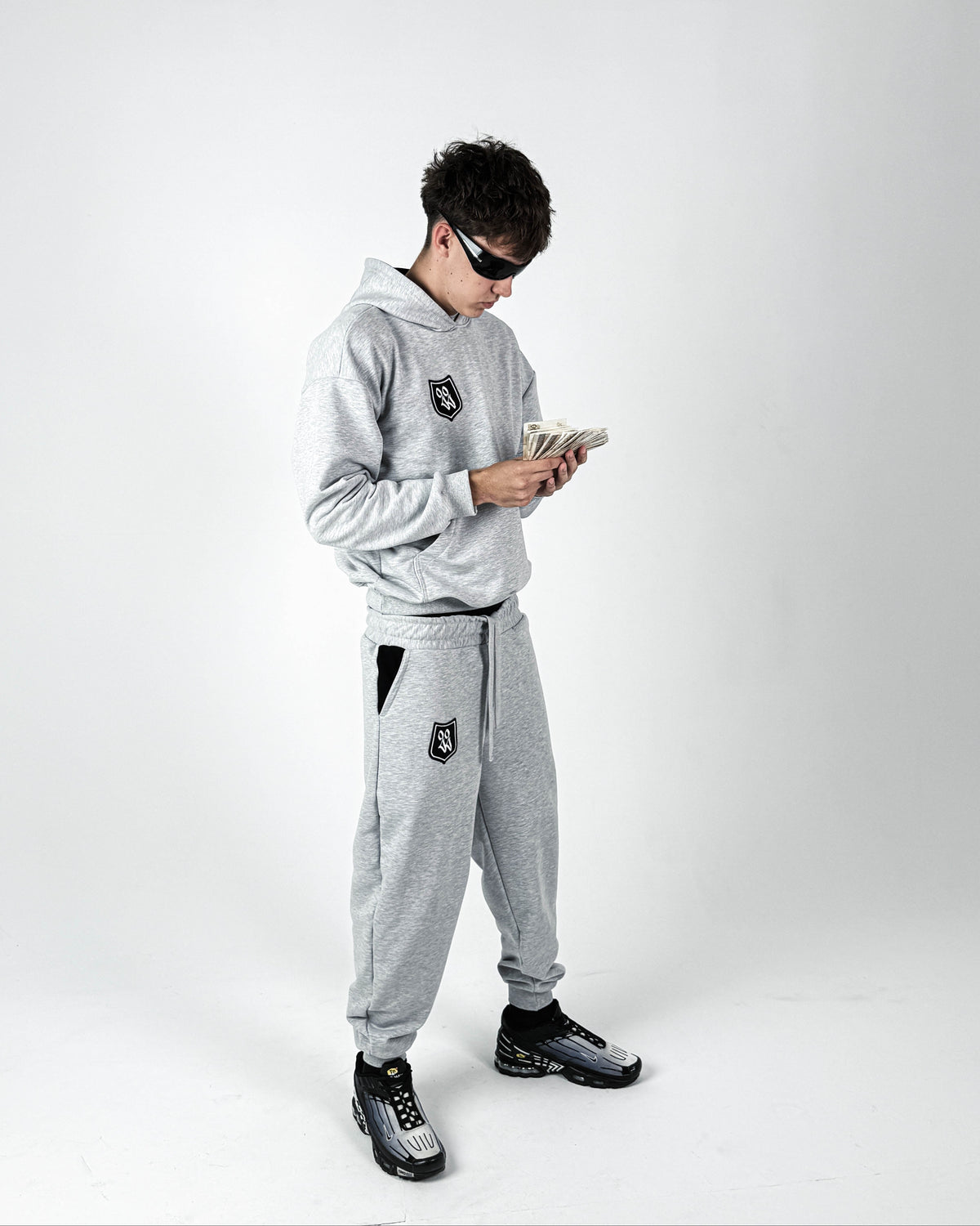 "22crest" sweatpants