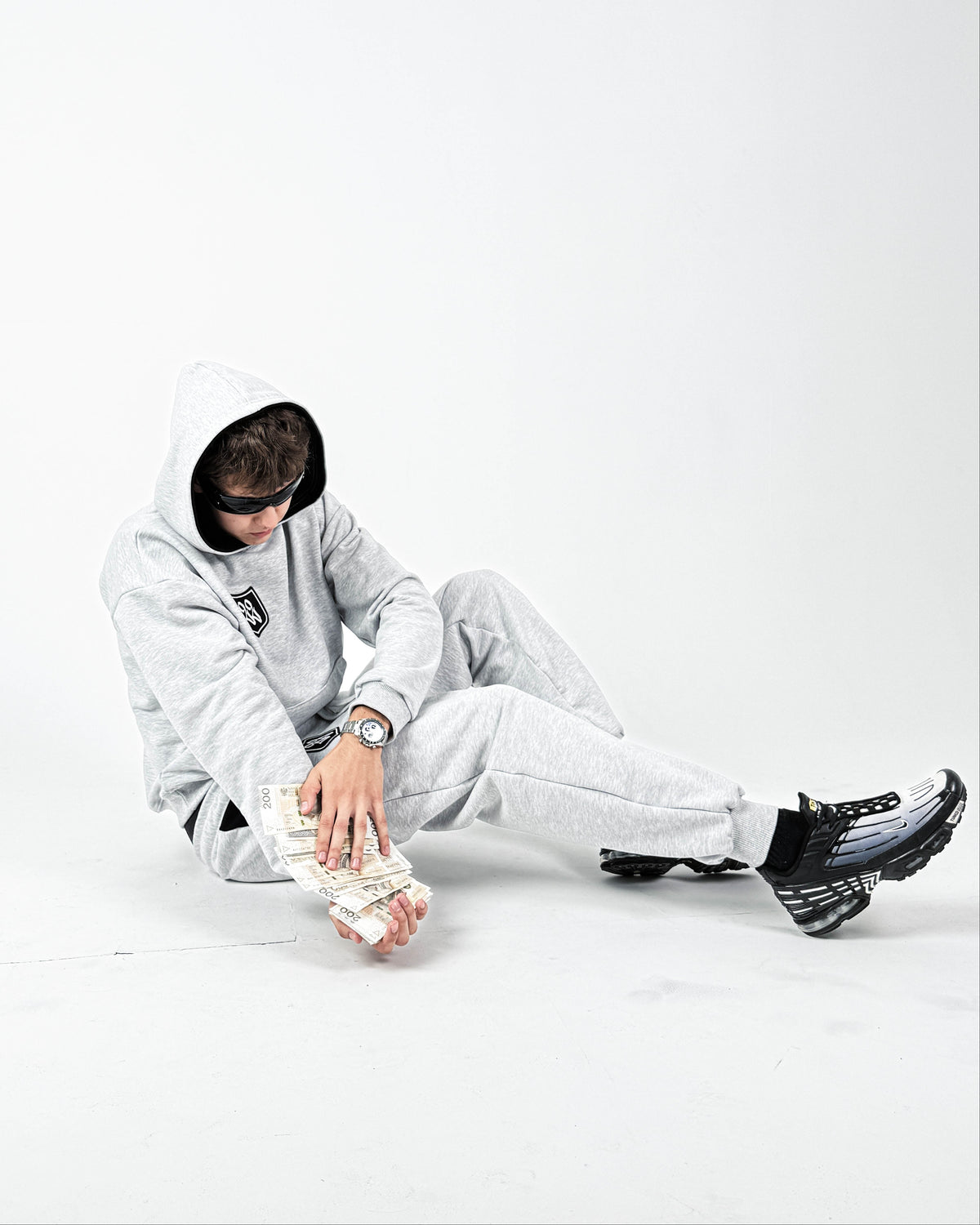 "22crest" sweatpants